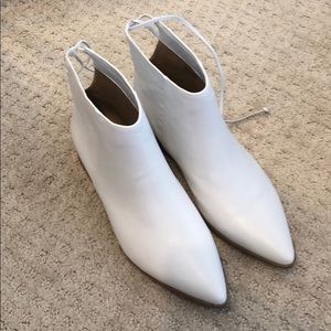 New Splendid Niva white boots